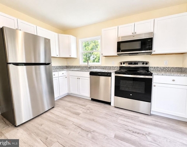 5613 N Dupont Highway - Photo Thumbnail 4