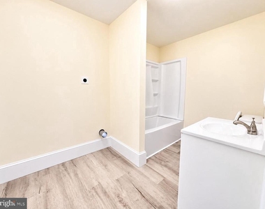 5613 N Dupont Highway - Photo Thumbnail 12