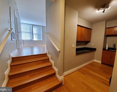 915 E St Street Nw - Photo Thumbnail 3