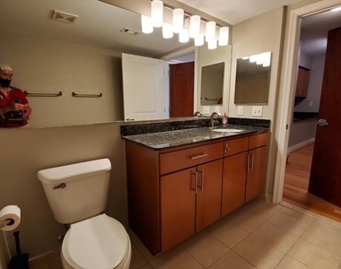 915 E St Street Nw - Photo Thumbnail 2