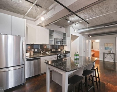 916 G Street Nw - Photo Thumbnail 3