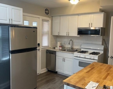 2340 Hunter Place Se - Photo Thumbnail 1