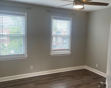 2340 Hunter Place Se - Photo Thumbnail 2