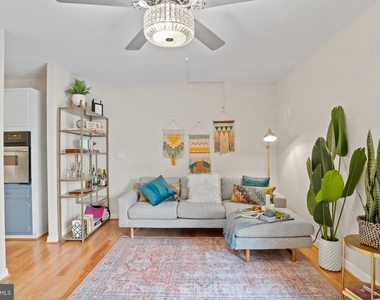 4600 Connecticut Avenue Nw - Photo Thumbnail 1