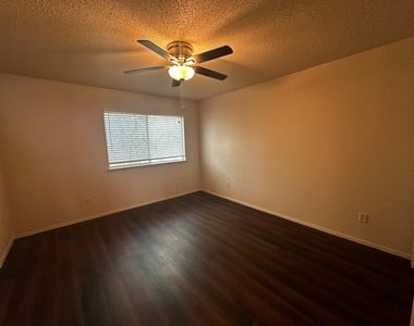 5403 West Gate Blvd - Photo Thumbnail 13