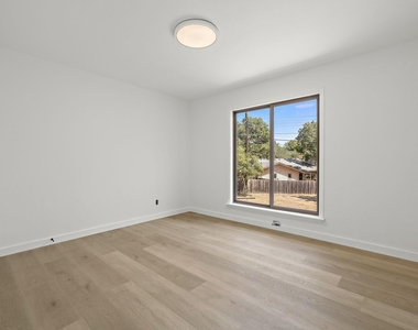4014 Greystone Dr - Photo Thumbnail 29