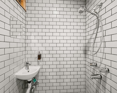 8200 0 Wavertree Ct - Photo Thumbnail 20