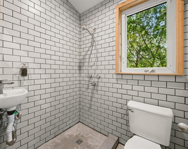 8200 0 Wavertree Ct - Photo Thumbnail 19