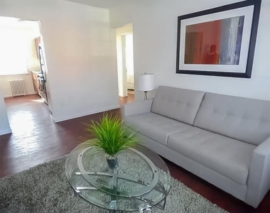 205 Elmira Street Sw - Photo Thumbnail 4