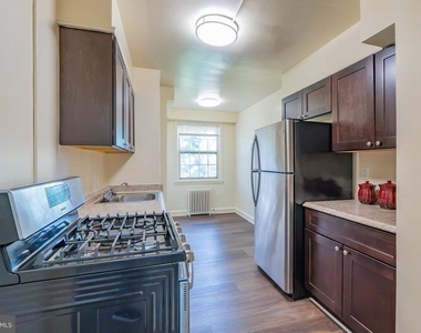 205 Elmira Street Sw - Photo Thumbnail 2