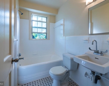 205 Elmira Street Sw - Photo Thumbnail 9