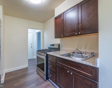 205 Elmira Street Sw - Photo Thumbnail 1