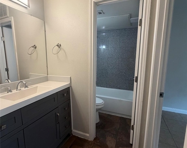 8017 Gessner Dr - Photo Thumbnail 6
