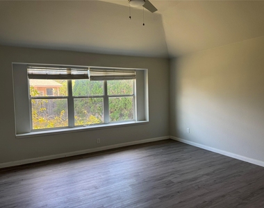 2602 Granite Creek Dr - Photo Thumbnail 6