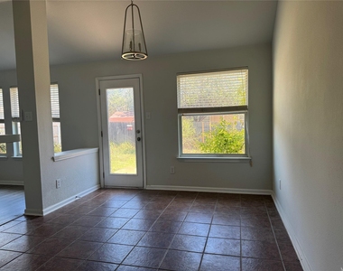 2602 Granite Creek Dr - Photo Thumbnail 4