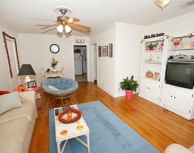 1020 Ellingson Ln - Photo Thumbnail 1