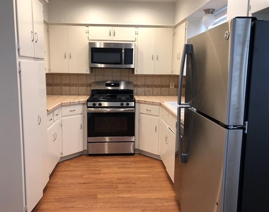 1020 Ellingson Ln - Photo Thumbnail 3