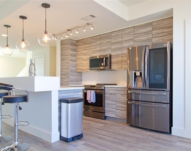 604 N Bluff Dr - Photo Thumbnail 8