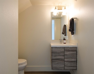 604 N Bluff Dr - Photo Thumbnail 18