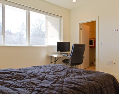 604 N Bluff Dr - Photo Thumbnail 13