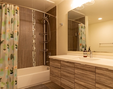 604 N Bluff Dr - Photo Thumbnail 16