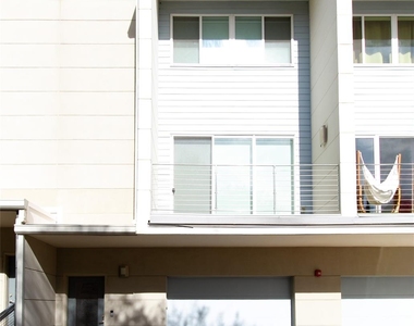 604 N Bluff Dr - Photo Thumbnail 1
