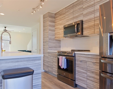 604 N Bluff Dr - Photo Thumbnail 9