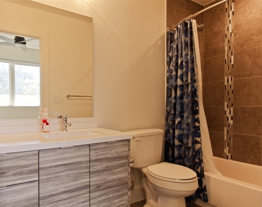 604 N Bluff Dr - Photo Thumbnail 17