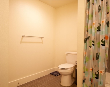 604 N Bluff Dr - Photo Thumbnail 19