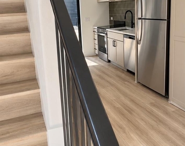 605 E 55th St - Photo Thumbnail 5