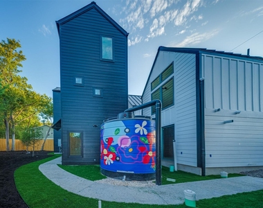 605 E 55th St - Photo Thumbnail 17