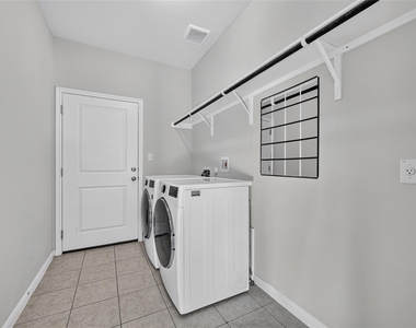 816 Mediterranean Dr - Photo Thumbnail 15