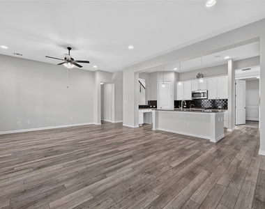 816 Mediterranean Dr - Photo Thumbnail 10
