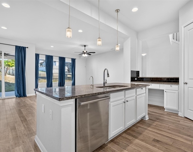 816 Mediterranean Dr - Photo Thumbnail 14