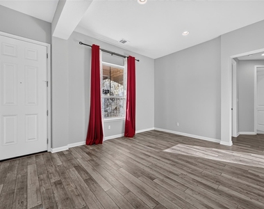 816 Mediterranean Dr - Photo Thumbnail 5