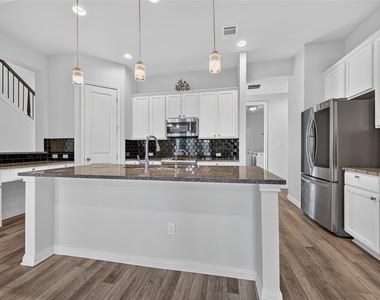 816 Mediterranean Dr - Photo Thumbnail 11