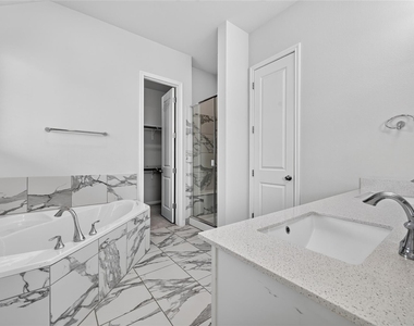 816 Mediterranean Dr - Photo Thumbnail 22