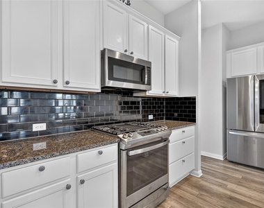 816 Mediterranean Dr - Photo Thumbnail 13