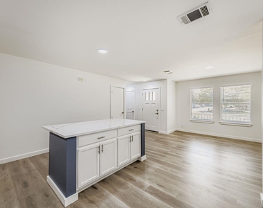 5308 English Ave - Photo Thumbnail 3