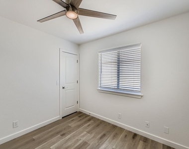 5308 English Ave - Photo Thumbnail 8