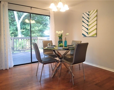 2408 Berkeley Ave - Photo Thumbnail 8