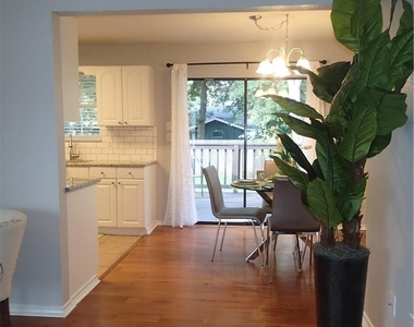 2408 Berkeley Ave - Photo Thumbnail 7