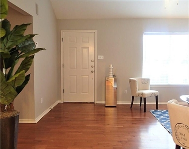 2408 Berkeley Ave - Photo Thumbnail 6