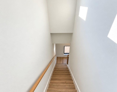 605 E 55th St - Photo Thumbnail 3