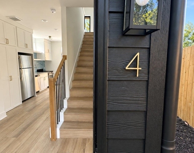 605 E 55th St - Photo Thumbnail 1