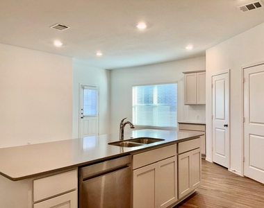 105 Blue Blaze Trl - Photo Thumbnail 8