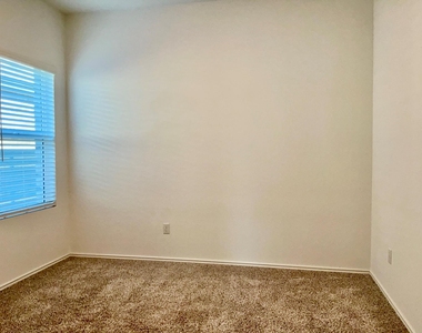 105 Blue Blaze Trl - Photo Thumbnail 15