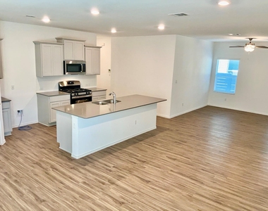 105 Blue Blaze Trl - Photo Thumbnail 6