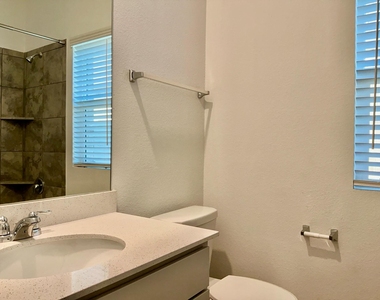 105 Blue Blaze Trl - Photo Thumbnail 17