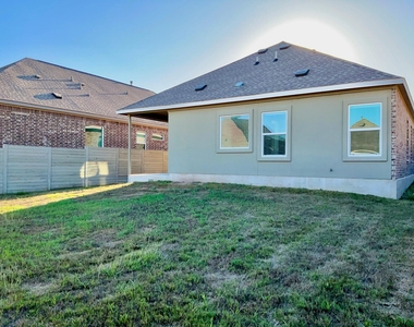 105 Blue Blaze Trl - Photo Thumbnail 22